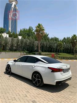 نيسان ألتيما